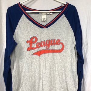 Long sleeve graphic baseball tee